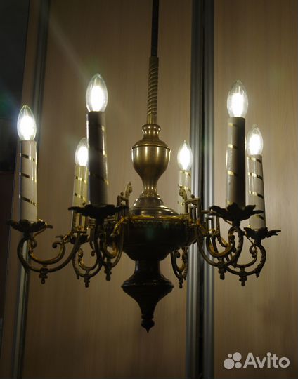 Старая церковная люстра