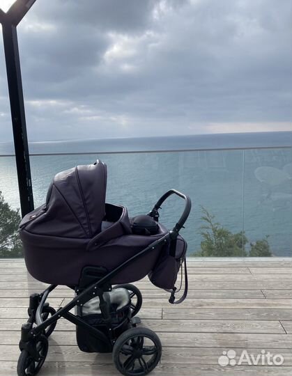Продам коляску 3 в 1