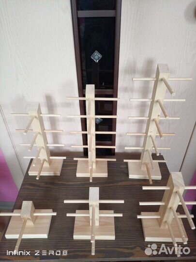 Подставки для очков из дерева