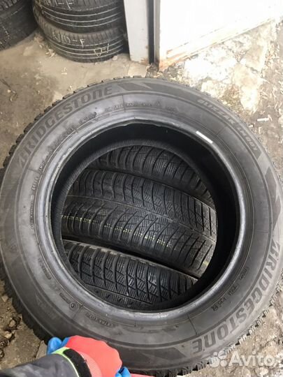 Bridgestone Blizzak LM-001 205/60 R16