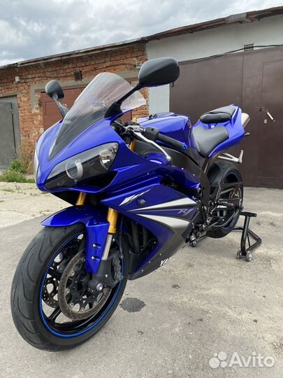 Yamaha YZF R1