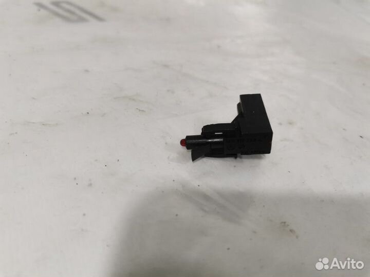 Индикатор Volkswagen Tiguan 2008-2011 5N