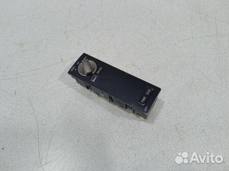 Кнопка Тойота Land Cruiser 200 J200