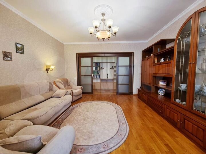 3-к. квартира, 82 м², 3/9 эт.