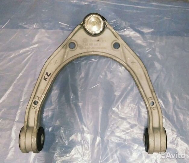 Рычаг передний верхний лев/прав Touareg Q7 Cayenne