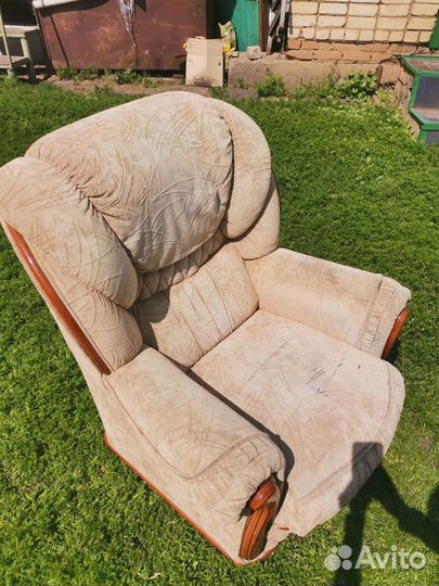2 крепких кресла