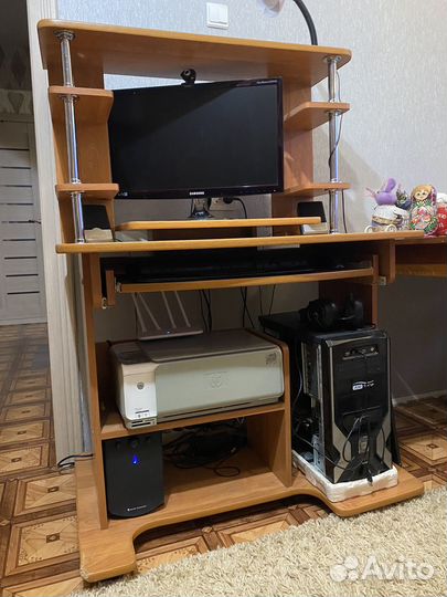 Продам компьютерный стол