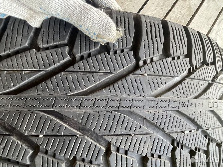 Nokian Tyres Hakkapeliitta R2 SUV 255/55 R20 110R