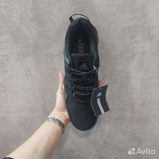 Кроссовки Adidas демисезон