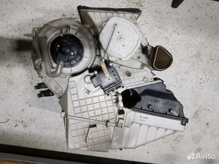 Корпус печки на Мазда 3 вк климат