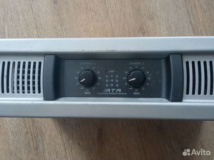 Усилитель мощности Behringer epx 2000