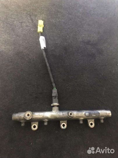 Топливная рампа peugeot 806 2.0 nn