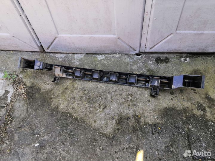 Усилитель заднего бампера