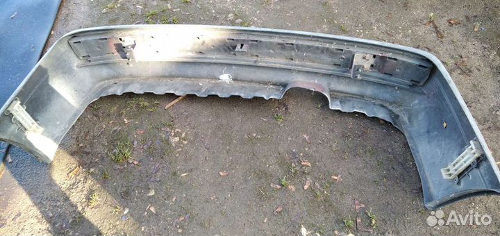 Задний бампер Audi 80 B3