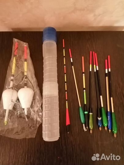 Удилище матчевое, поплавки, рогатка закормочная