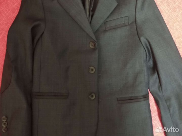 Школьная форма(костюм) 128-134,рубашки