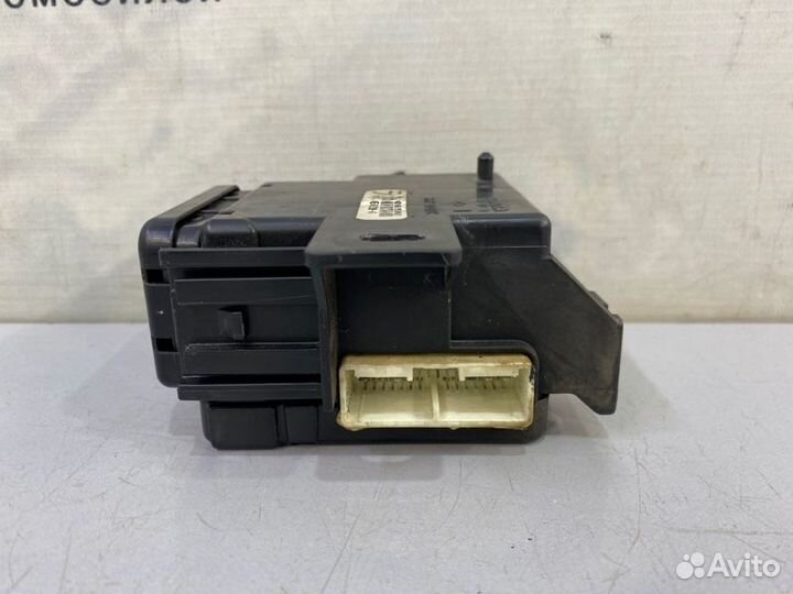 Блок предохранителей Lexus Lx570 2017