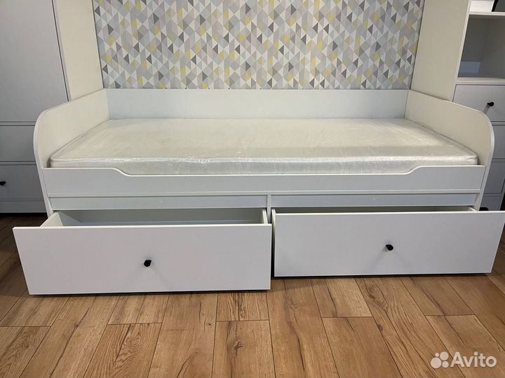 Кровать для детей и подростков 90х190
