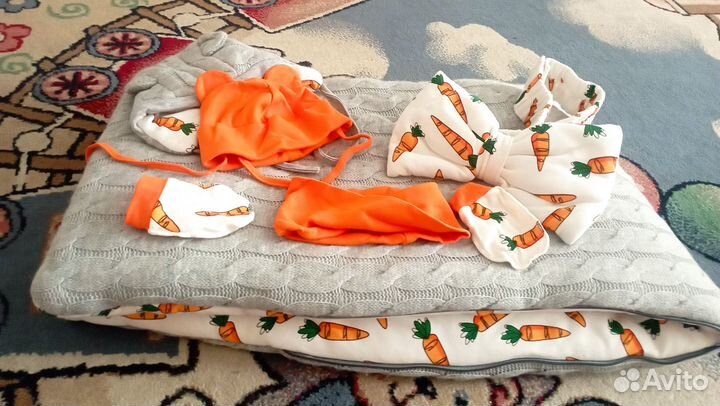 Зимний комплект на выписку ручной работы