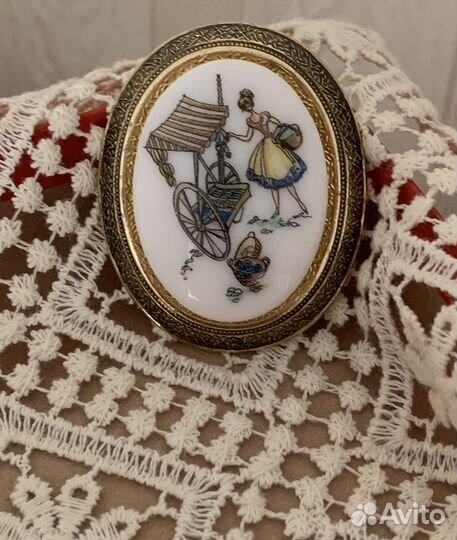 Винтаж броши кулоны одна цена