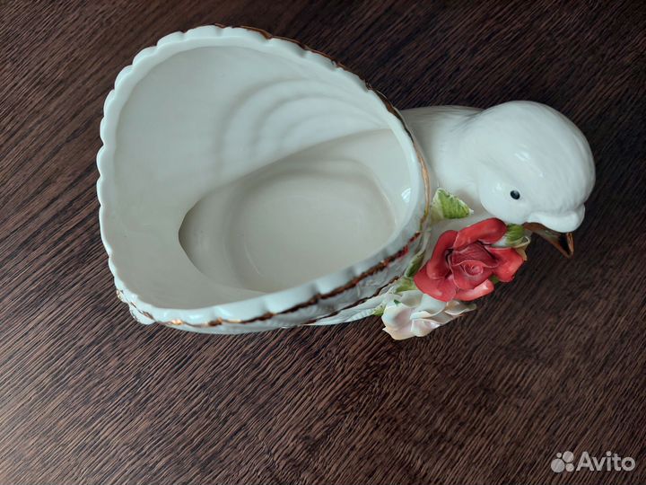 Статуэтка птичка