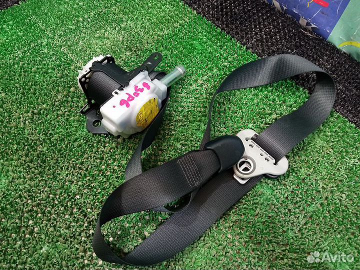 Ремень безопасности передний правый Toyota Fortune