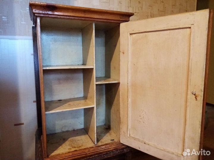 Шкаф навесной. Аптечка. Винтаж