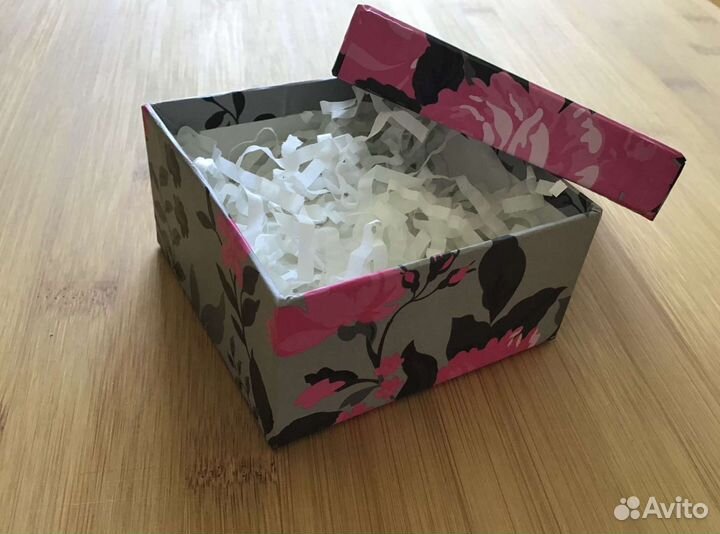 Коробка подарочная декоративная