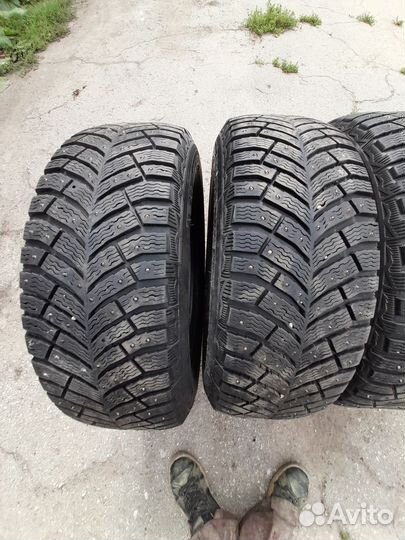 Michelin X-Ice North 4 215/65 R16 102T