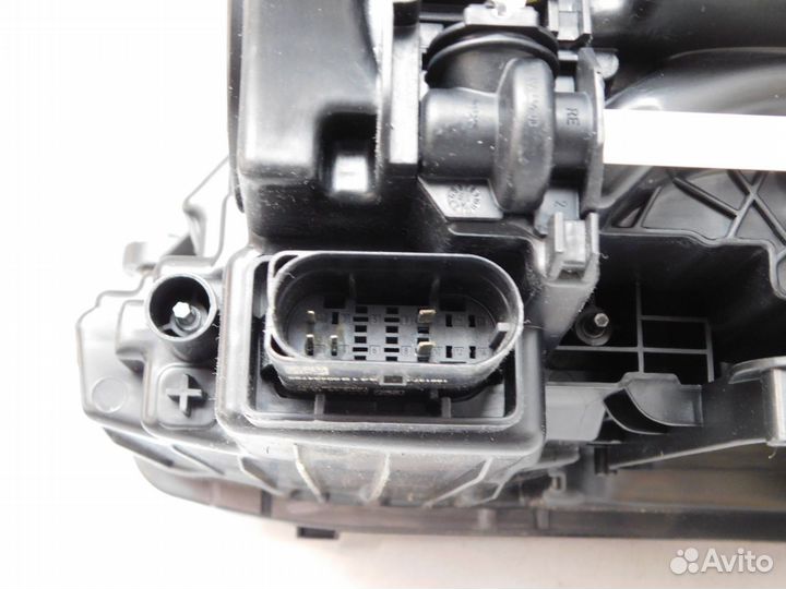 Фара правая Mercedes-Benz E-Class