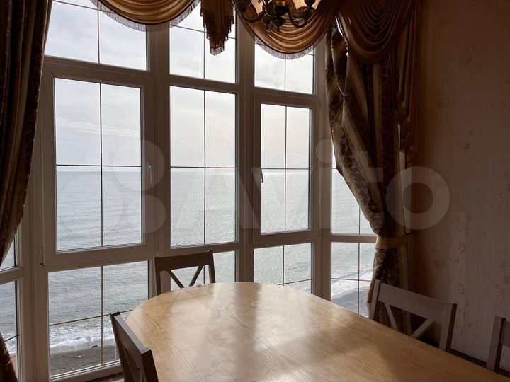 3-к. апартаменты, 82 м², 4/10 эт.