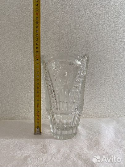 Ваза из толстого стекла