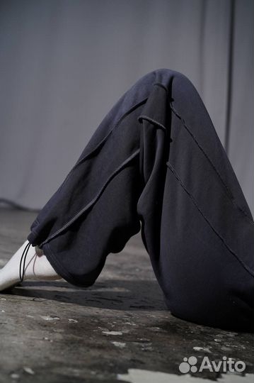 Графитовый костюм