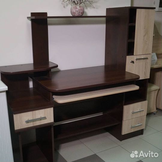 Компьютерный стол