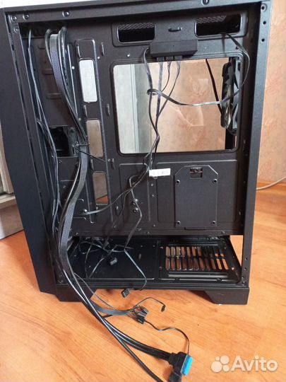 Корпус от MSI