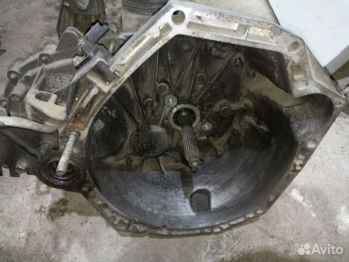 МКПП (механическая коробка переключения передач) R