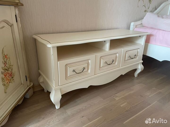 Тумба под телевизор 