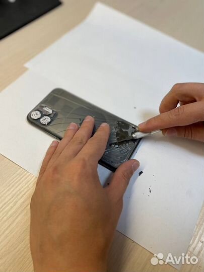 Замена стекла на телефоне