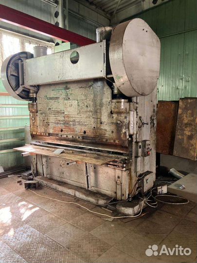 Пресс листогибочный кривошипный И1330