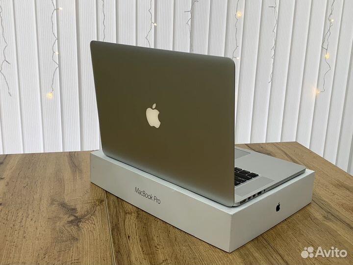 MacBook Pro 15 2016 / i7/16/512/ R9