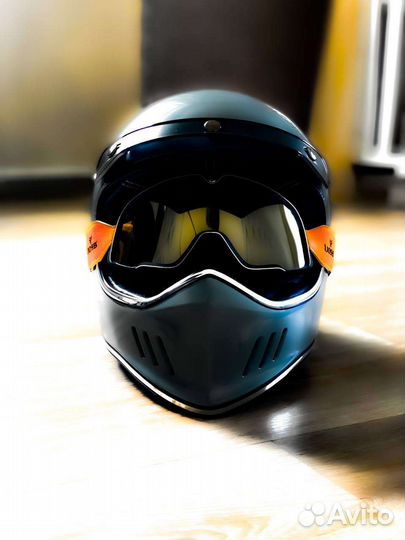 Продам шлем и мотоперчатки для мотоцикла