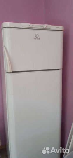 Холодильник indesit