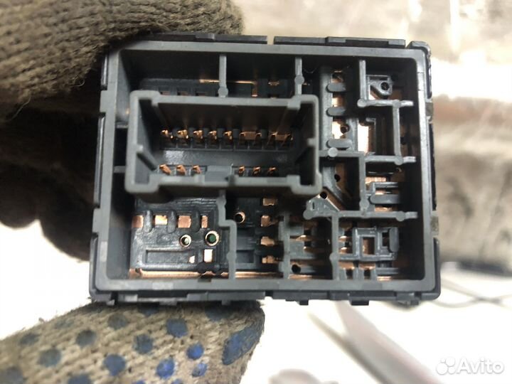 Блок управления зеркалами Nissan Tiida 1