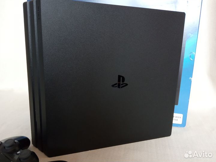 Sony playstation 4 pro 7208В (как новая)
