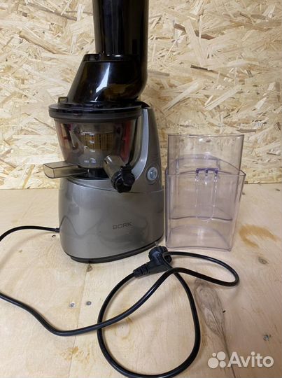 Соковыжималка шнековая bork S610