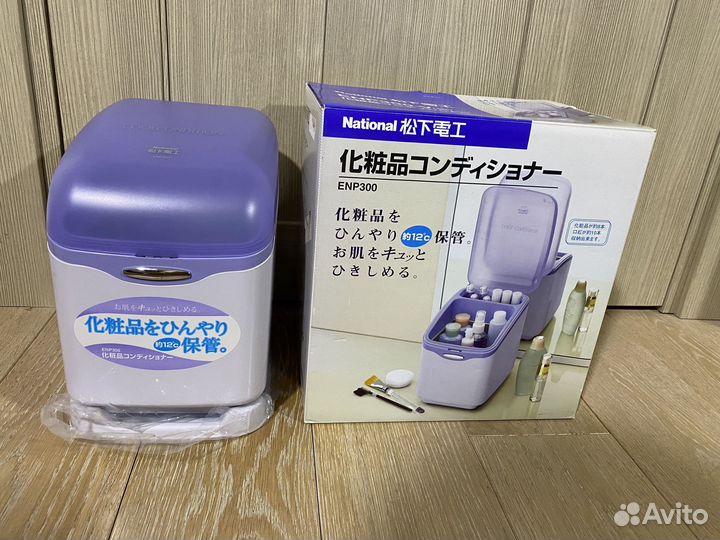 Холодильник для косметики Panasonic ENP300
