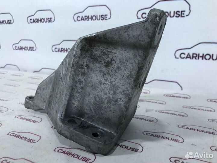 Кронштейн двигателя левый Audi Q5 2.0 CDN