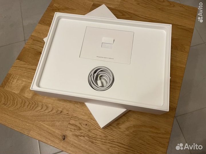 MacBook Pro 13 i5 1TB 16GB Touch Bar Space Gray