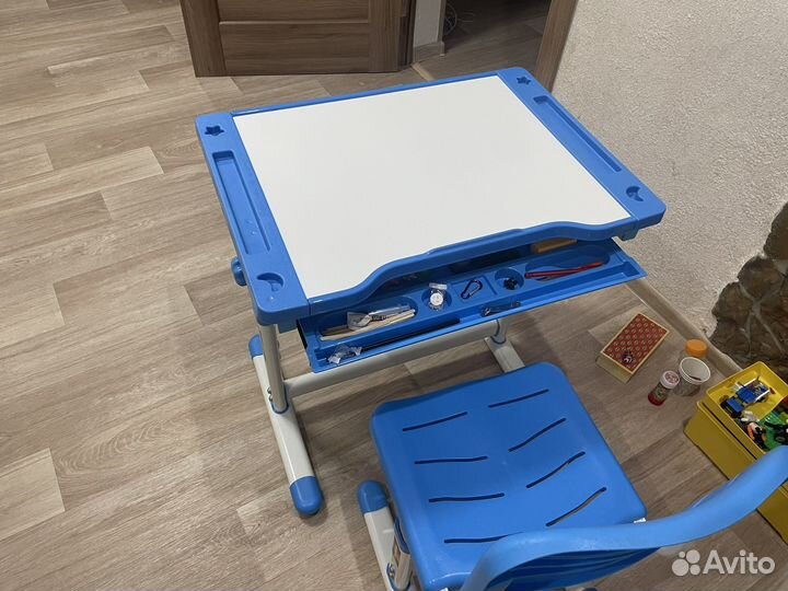 Растущий стол и стул