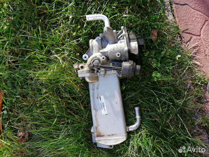 Блок клапана EGR с радиатором на VW Multivan 2010